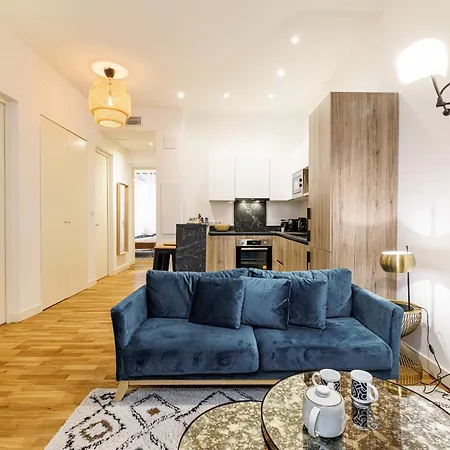 Apartment Chic & Cozy 2 Bdr Heart Of The Old Town Nice