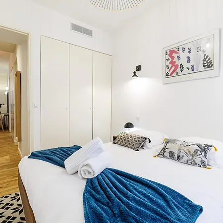 Chic & Cozy 2 Bdr Heart Of The Old Town Nice