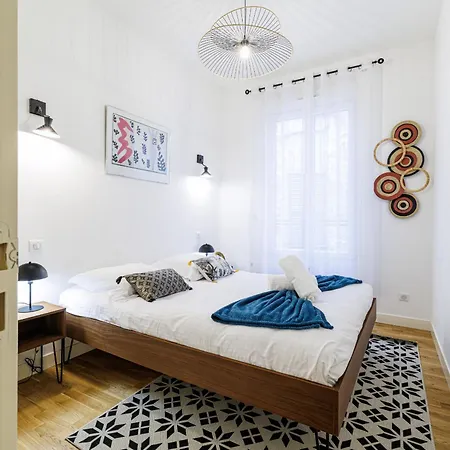Chic & Cozy 2 Bdr Heart Of The Old Town Apartment Nice