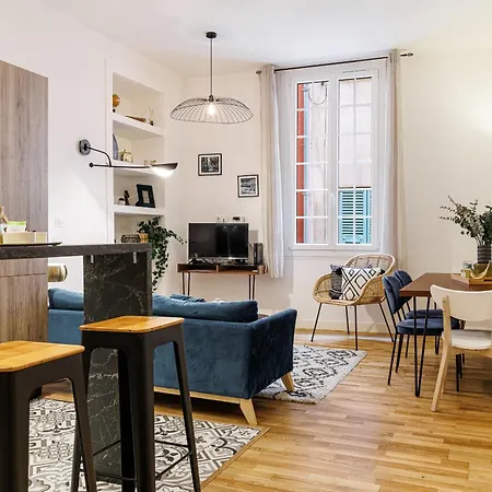 Chic & Cozy 2 Bdr Heart Of The Old Town Apartment *