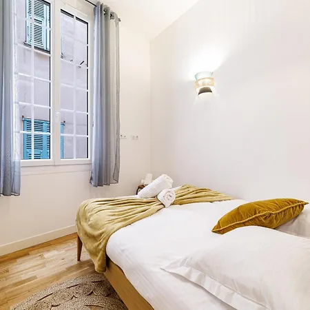 Chic & Cozy 2 Bdr Heart Of The Old Town Apartment *