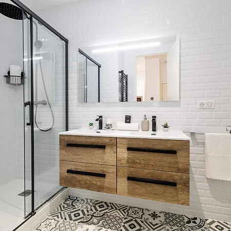 Apartment Chic & Cozy 2 Bdr Heart Of The Old Town *